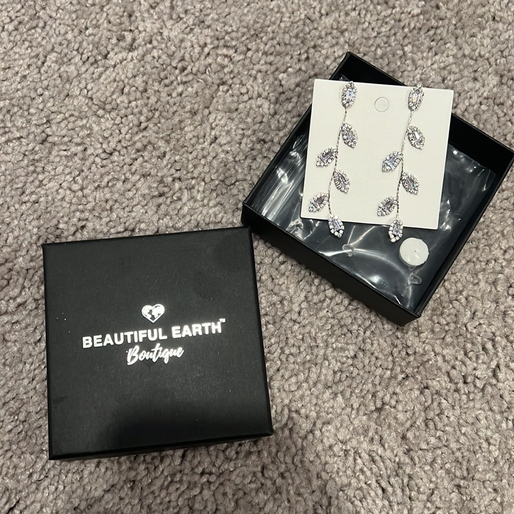 Beautiful Earth Boutique Gold Plated Crystal Vine Earrings - Silver - Picture 4 of 4